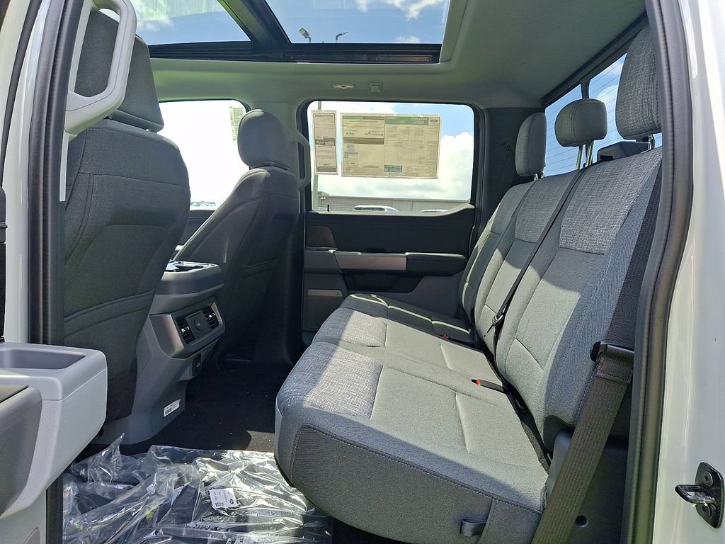 New 2026 Ford F350 XLT w/ XLT Premium Package AWD/4WD image 6