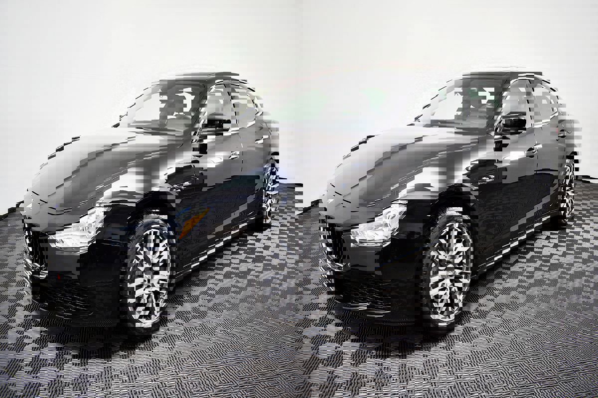 Used 2017 Maserati Ghibli image 2