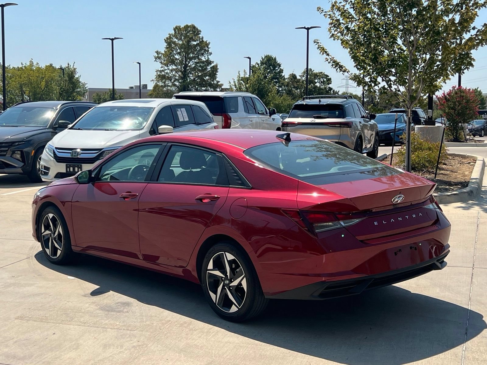 Used 2023 Hyundai Elantra SEL w/ Convenience Package FWD image 9