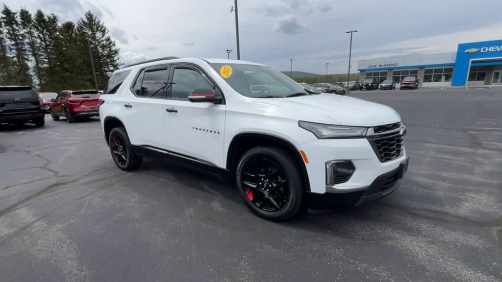 Certified 2023 Chevrolet Traverse Premier w/ Redline Edition AWD/4WD image 2