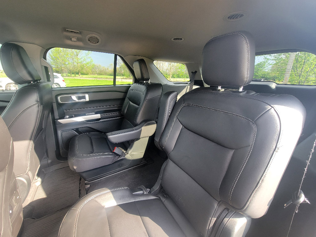 Used 2023 Ford Explorer XLT w/ Equipment Group 202A AWD/4WD image 25