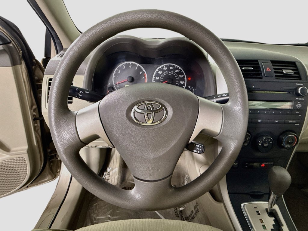 Used 2010 Toyota Corolla LE FWD image 17