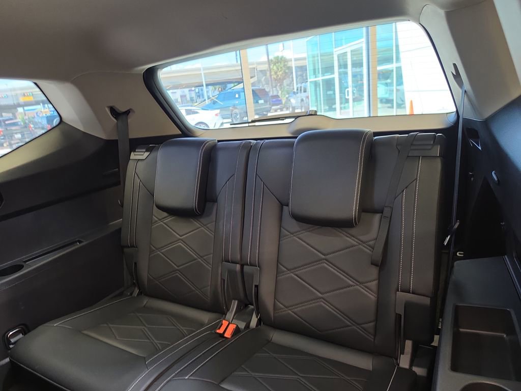 Used 2025 Volkswagen Atlas SE FWD image 38