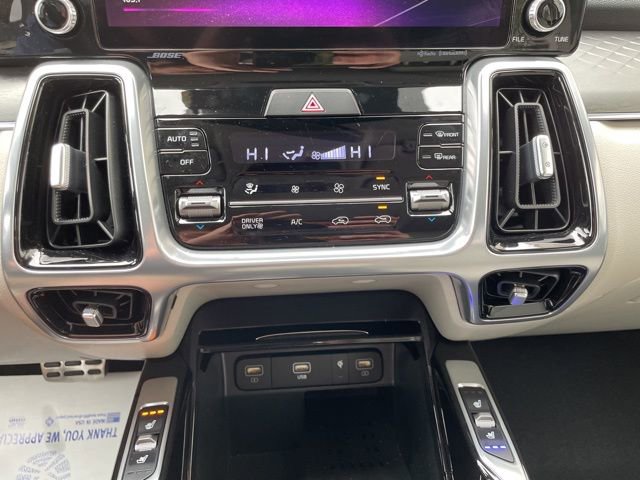 Certified 2023 Kia Sorento SX Prestige w/ Panoramic Sunroof Package AWD/4WD image 15