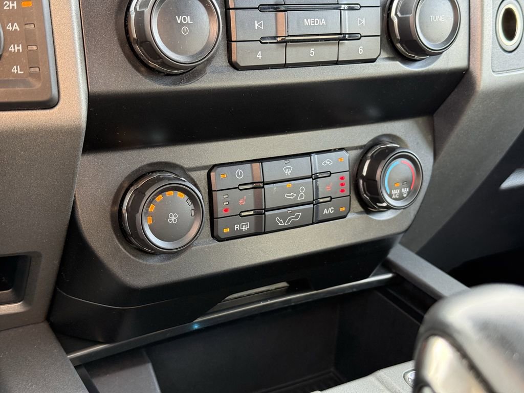 Used 2019 Ford F150 Raptor w/ Equipment Group 801A Mid image 24