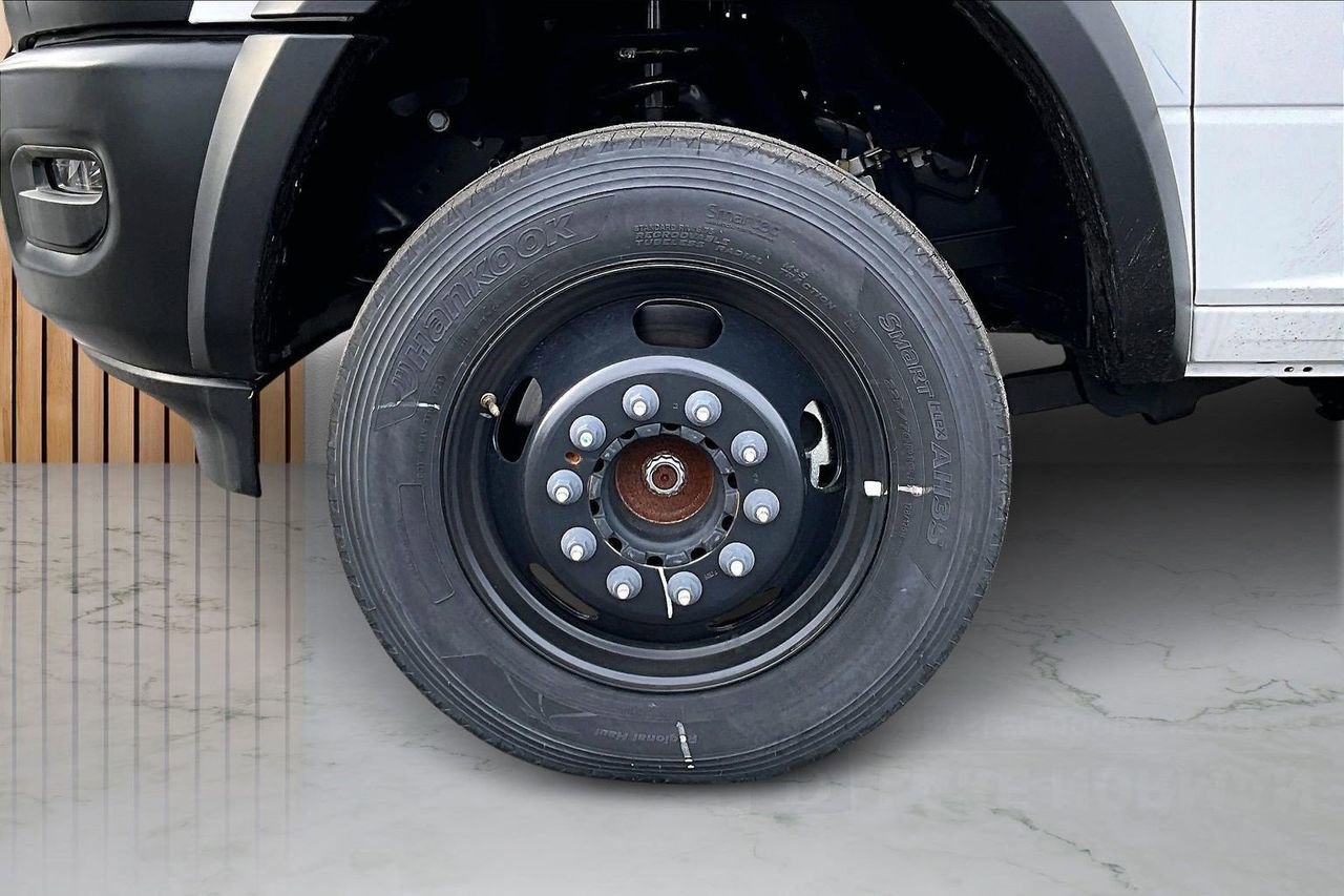 New 2025 RAM 5500 Tradesman AWD/4WD image 31