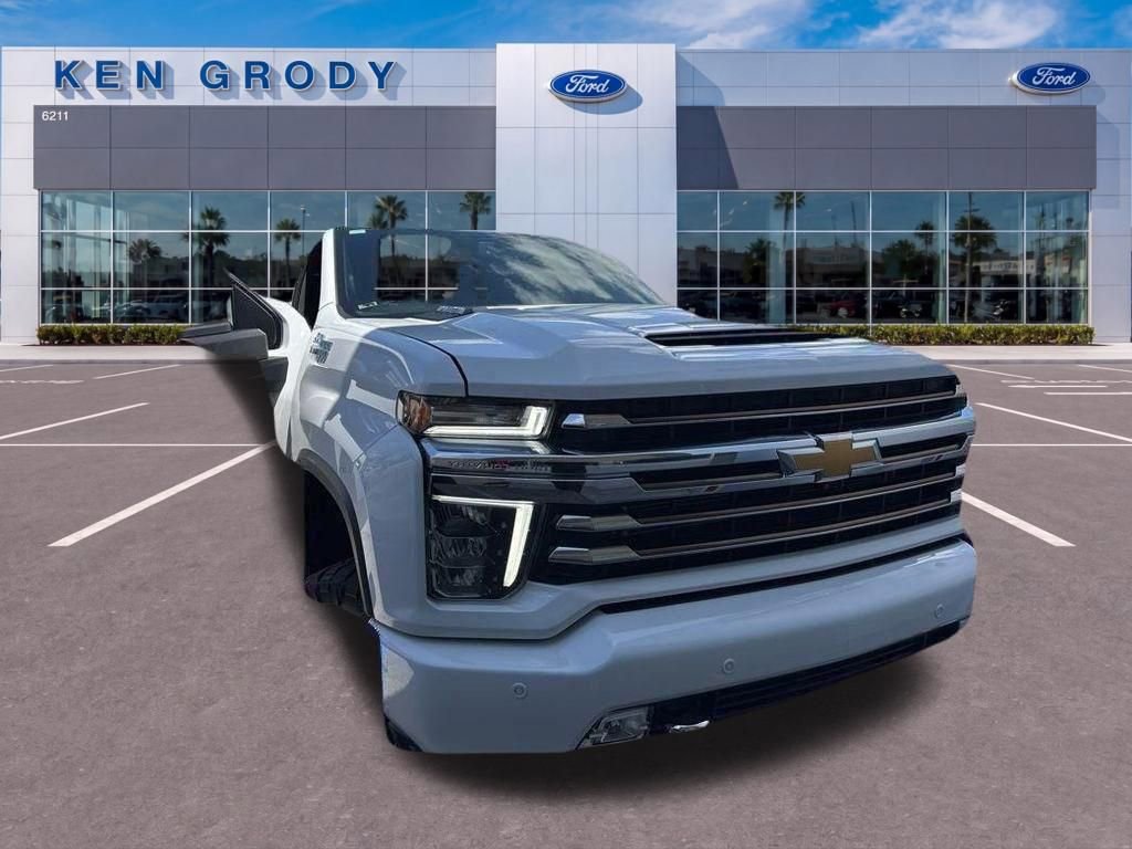 Used 2022 Chevrolet Silverado 2500 High Country AWD/4WD video 1