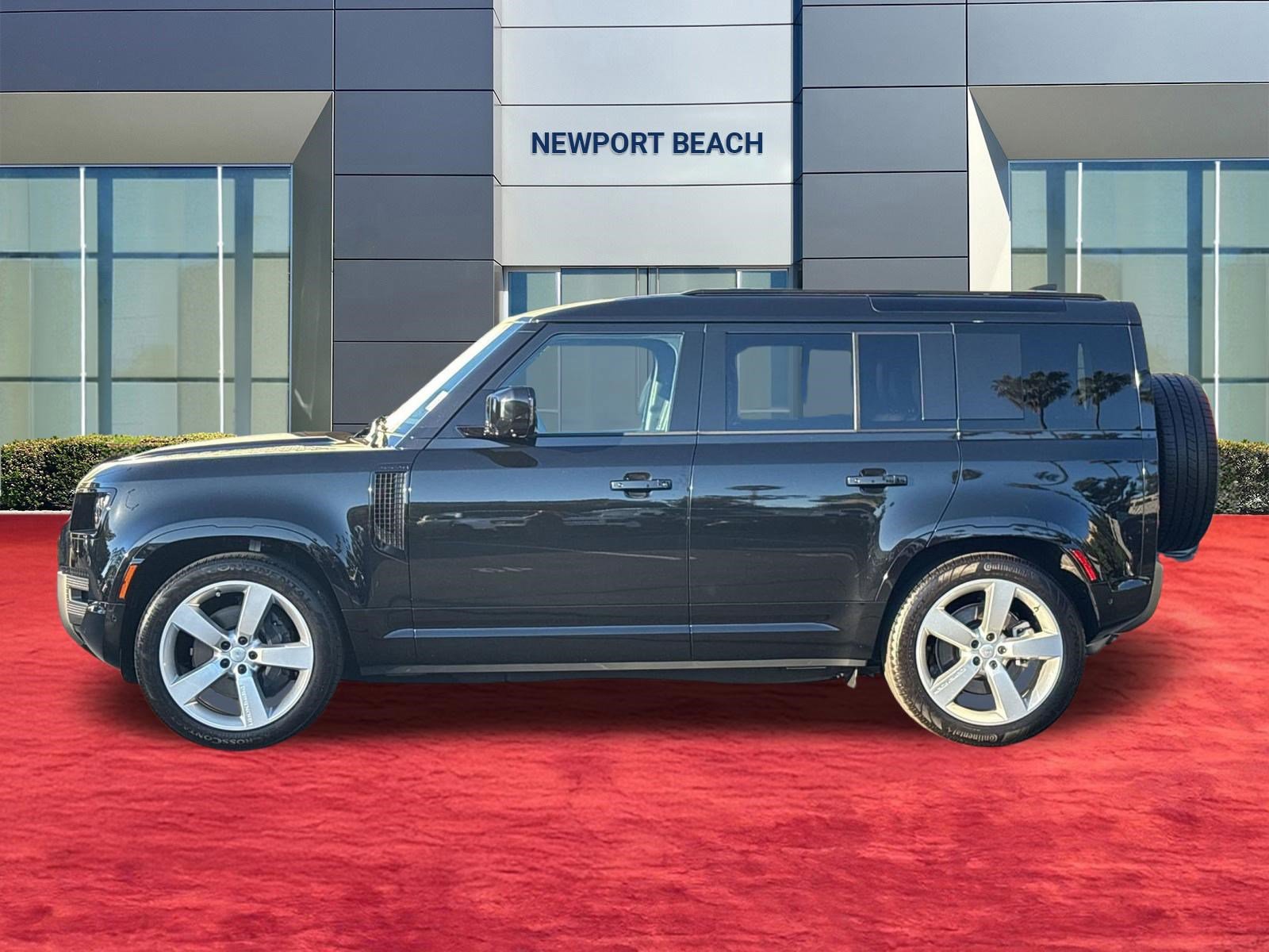 Certified 2025 Land Rover Defender 110 X-Dynamic SE image 2