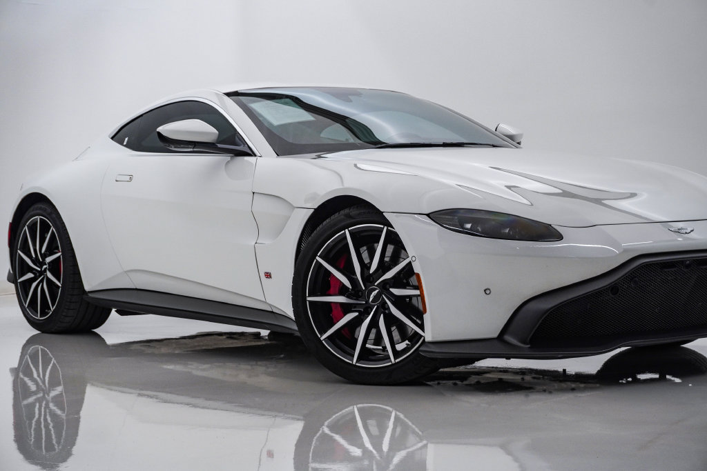 Used 2019 Aston Martin V8 Vantage Coupe RWD image 2