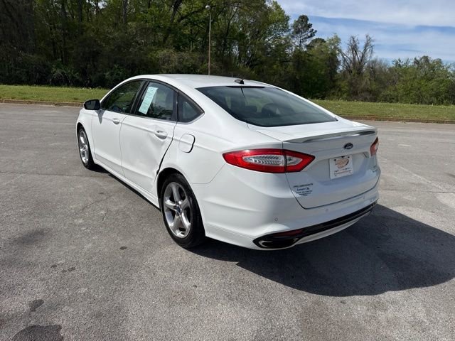Used 2015 Ford Fusion SE FWD image 5