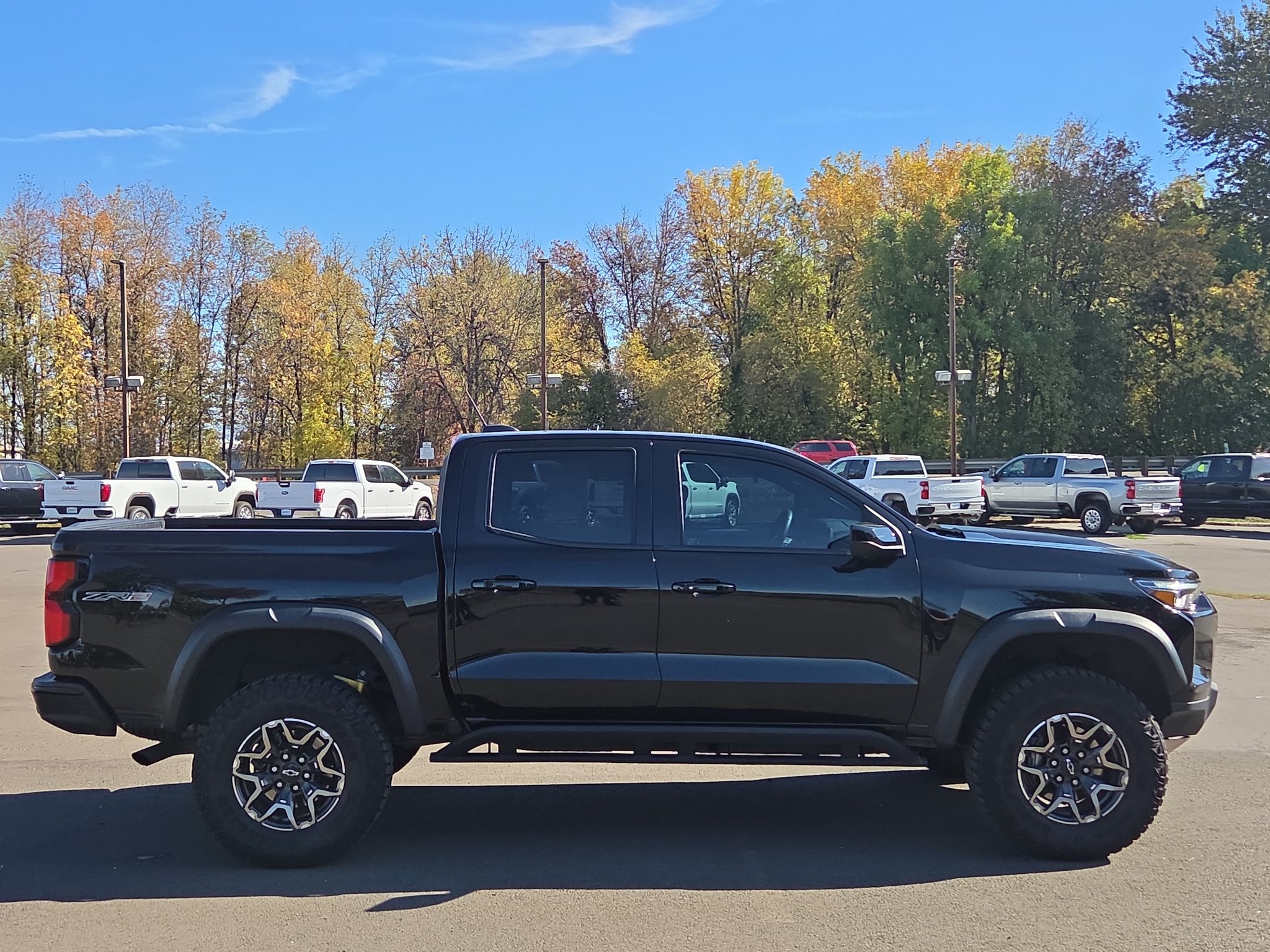 Used 2023 Chevrolet Colorado ZR2 w/ ZR2 Convenience Package III AWD/4WD image 12
