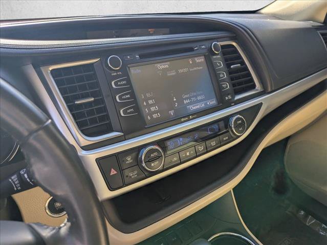 Used 2015 Toyota Highlander XLE FWD image 14