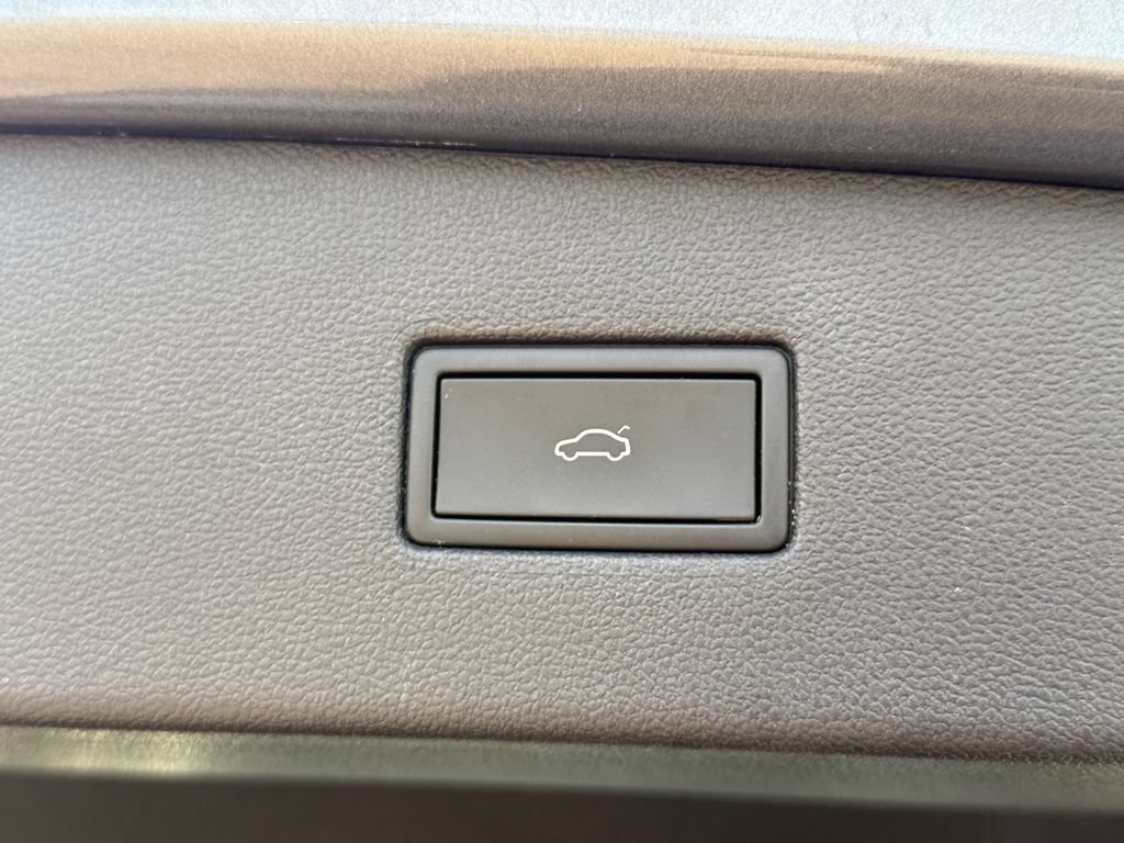 Used 2024 Volkswagen Tiguan Wolfsburg Edition AWD/4WD image 46