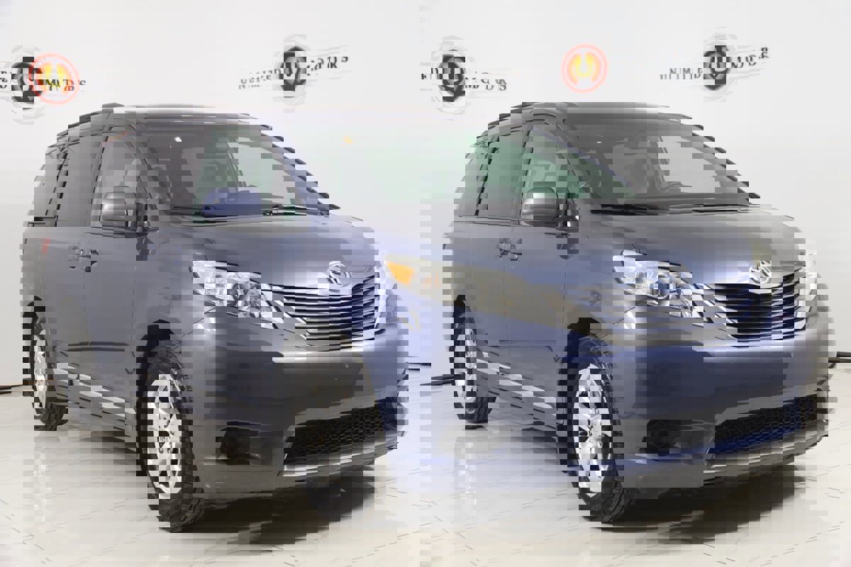 Used 2016 Toyota Sienna LE image 18