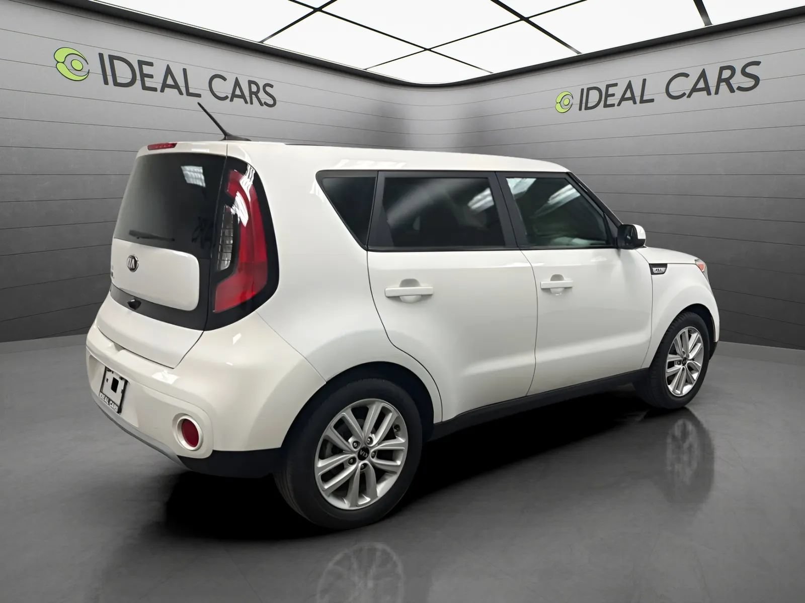 Used 2019 Kia Soul + FWD image 5