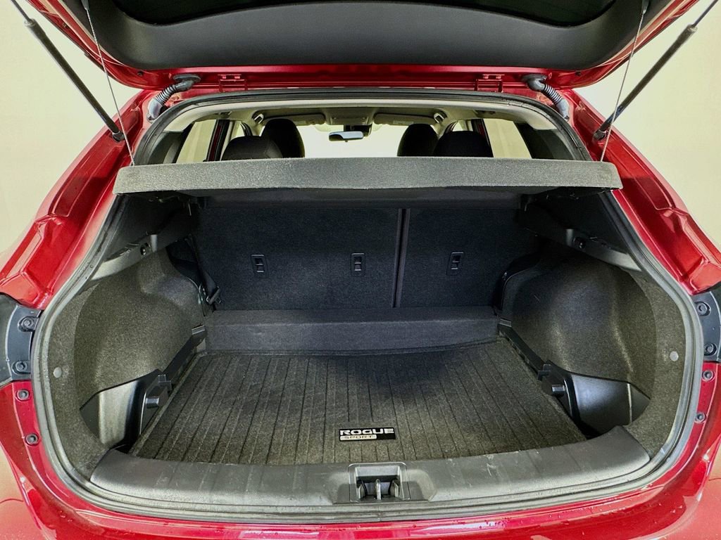 Used 2020 Nissan Rogue Sport S image 31