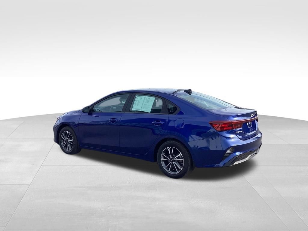 Used 2023 Kia Forte LXS w/ LXS Technology Package FWD image 4