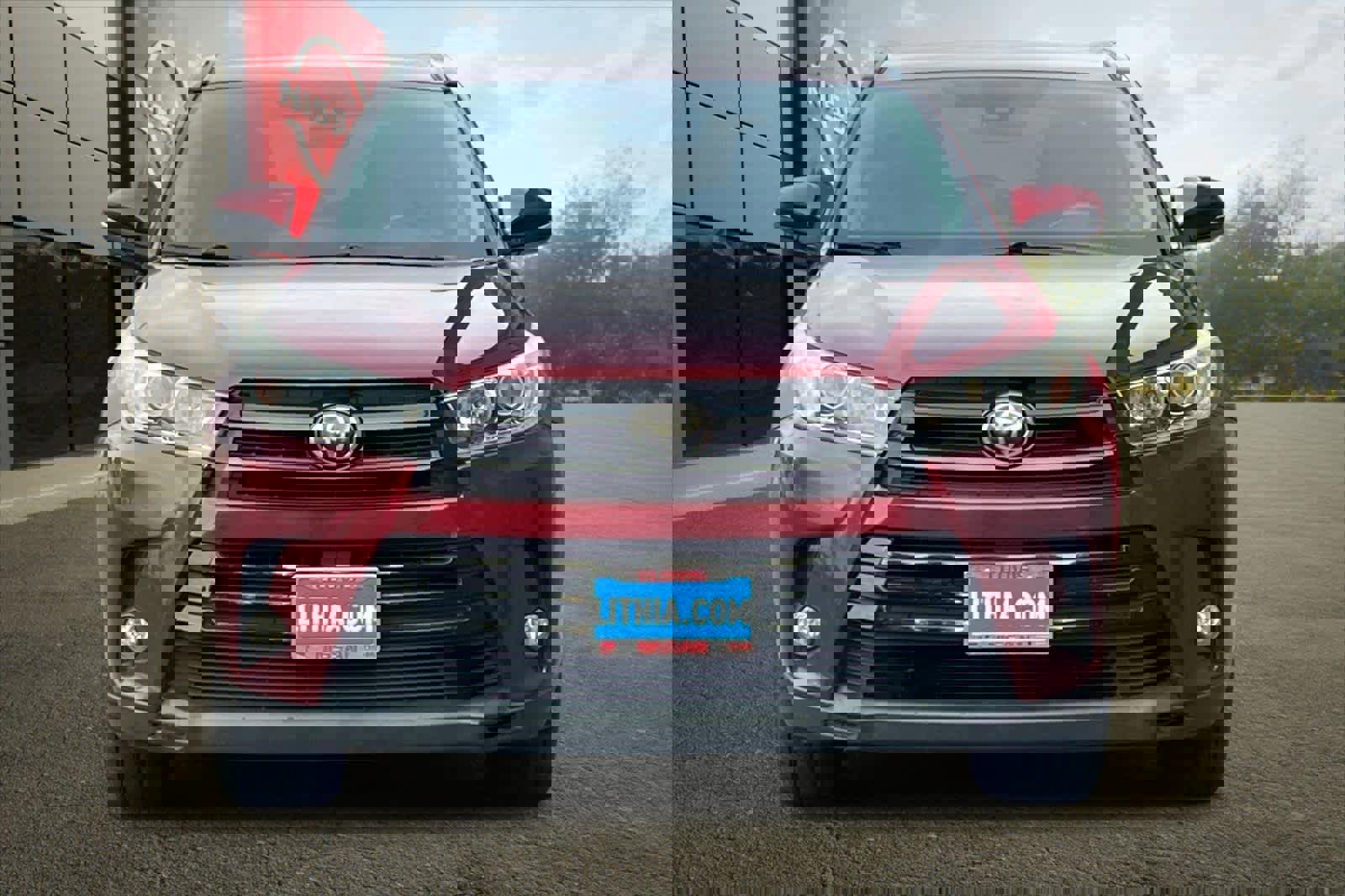 Used 2017 Toyota Highlander SE image 11