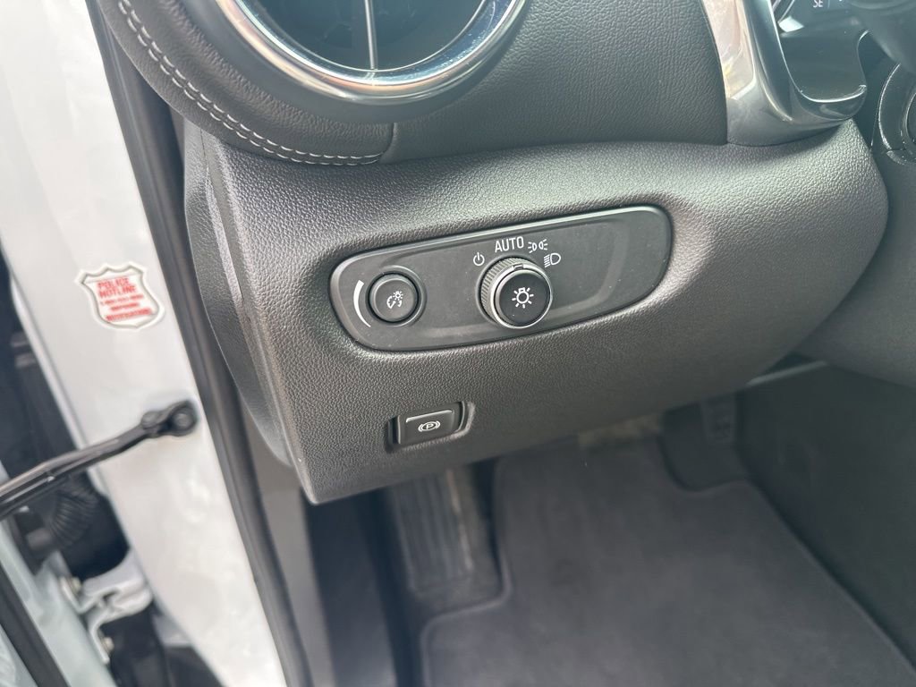 Used 2025 Chevrolet Blazer LT image 15