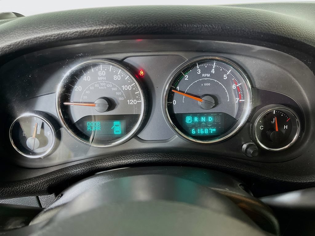 Used 2017 Jeep Wrangler Unlimited Sahara w/ Dual Top Group AWD/4WD image 17