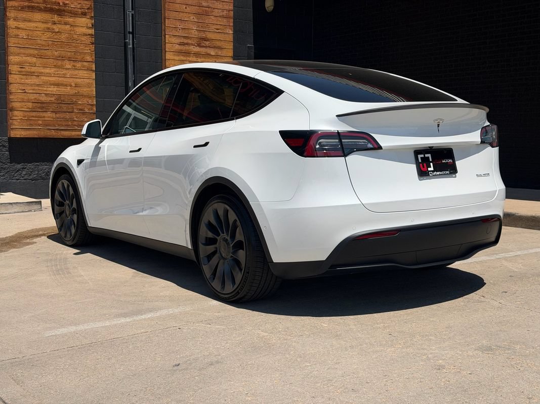 Used 2022 Tesla Model Y Performance AWD/4WD image 16