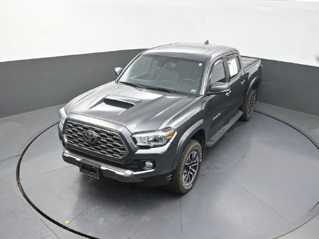 Used 2020 Toyota Tacoma TRD Sport w/ TRD Premium Sport Package AWD/4WD image 14