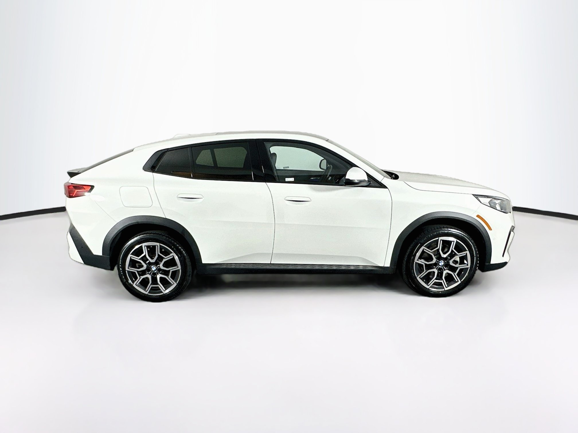 Used 2026 BMW X2 xDrive28i AWD/4WD image 10