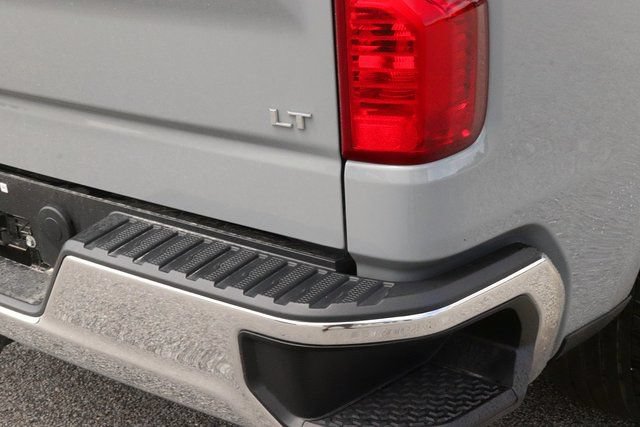 Used 2024 Chevrolet Silverado 1500 LT AWD/4WD image 10