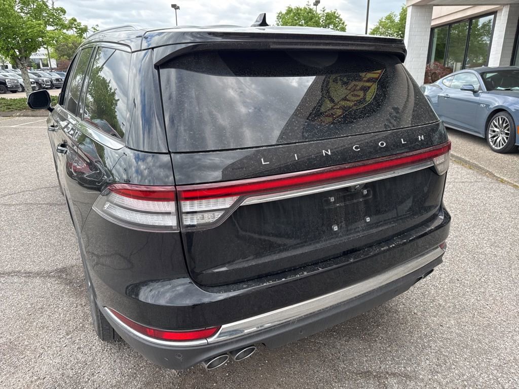 Used 2023 Lincoln Aviator AWD w/ Premium Package image 8