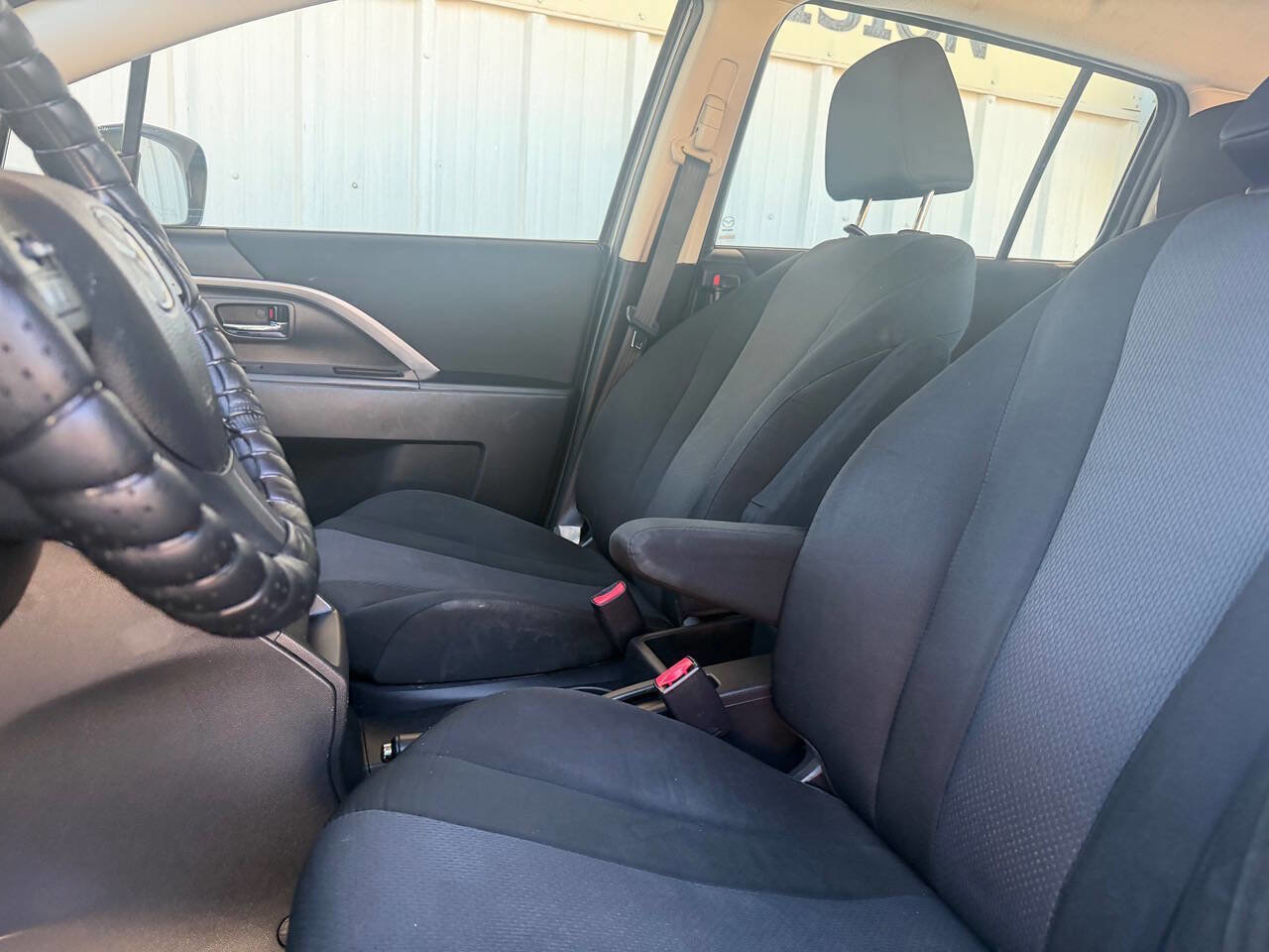 Used 2013 MAZDA MAZDA5 Sport image 17