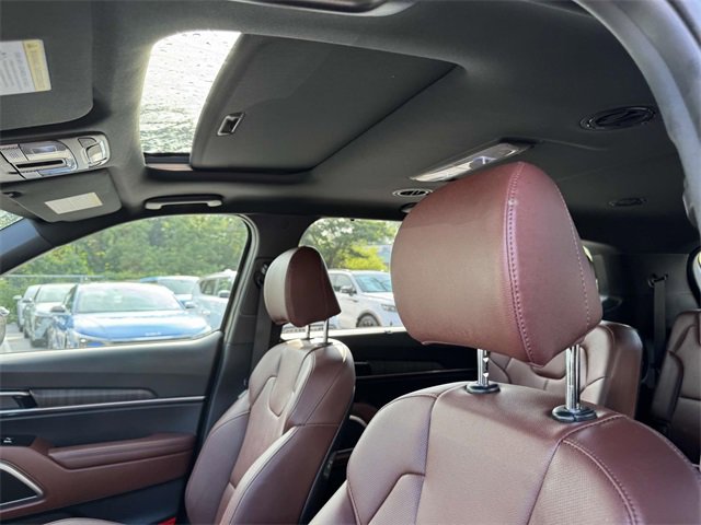 Used 2024 Kia Telluride EX w/ EX Captain's Chair Package image 20