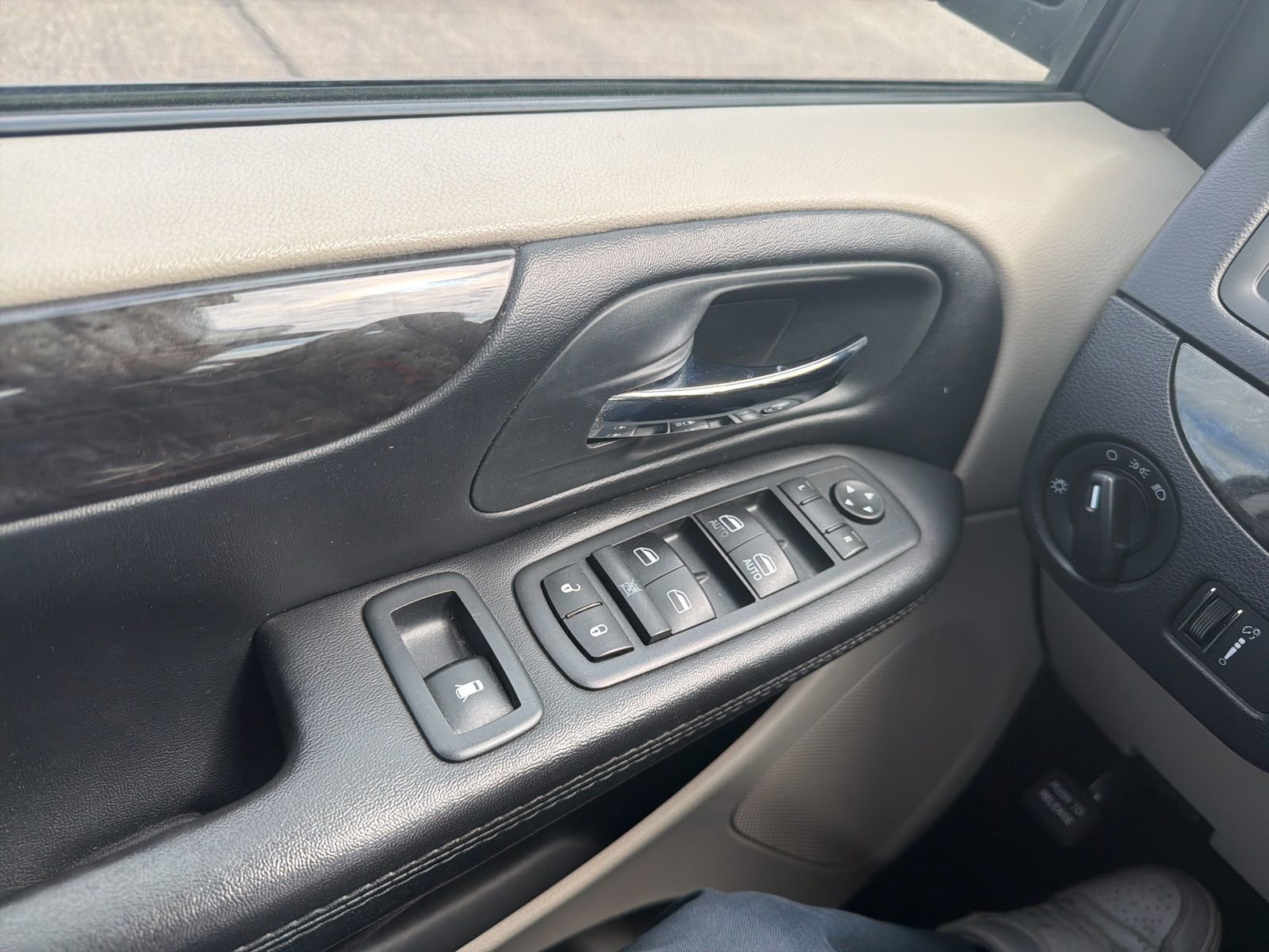 Used 2020 Dodge Grand Caravan SE image 20