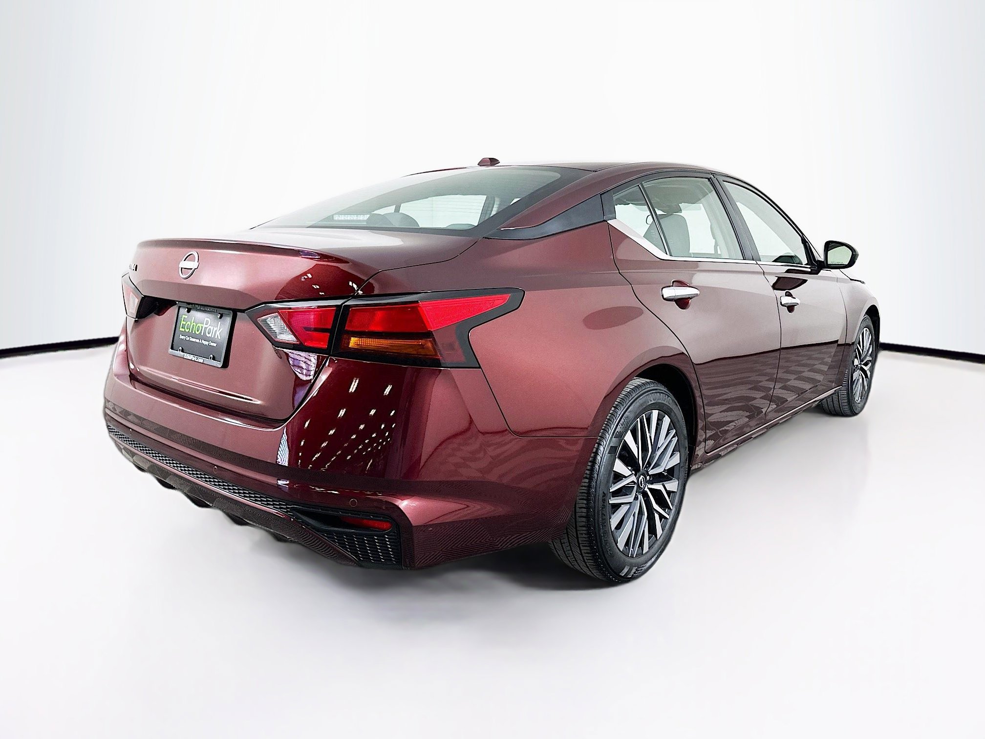 Used 2025 Nissan Altima 2.5 SV image 9