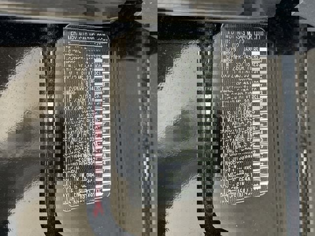 Used 2023 Nissan Rogue SV image 31