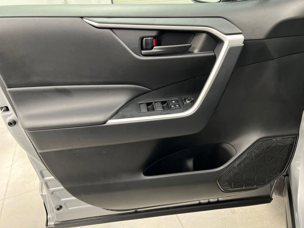 Used 2025 Toyota RAV4 LE image 11