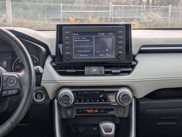 Used 2019 Toyota RAV4 XLE Premium image 19