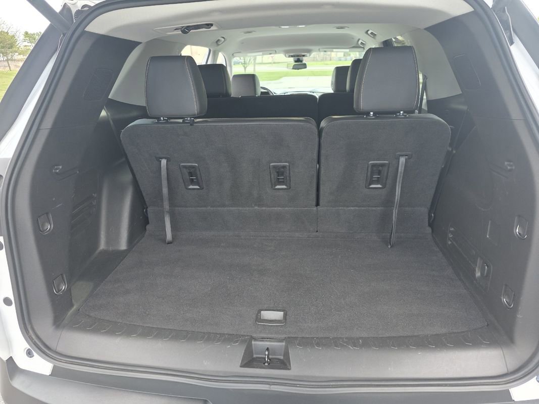 Used 2020 Chevrolet Traverse LT w/ LT Premium Package FWD image 21