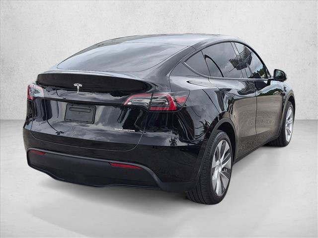 Used 2024 Tesla Model Y Long Range AWD/4WD image 5