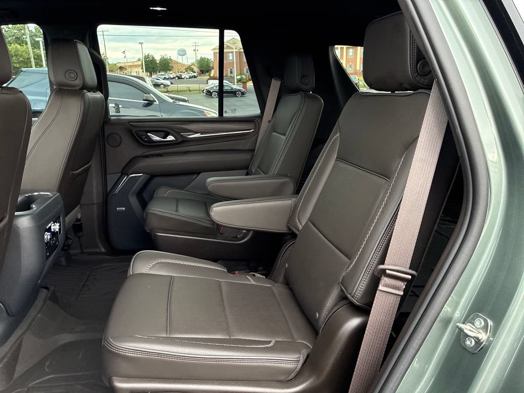 Used 2023 GMC Yukon Denali AWD/4WD image 16