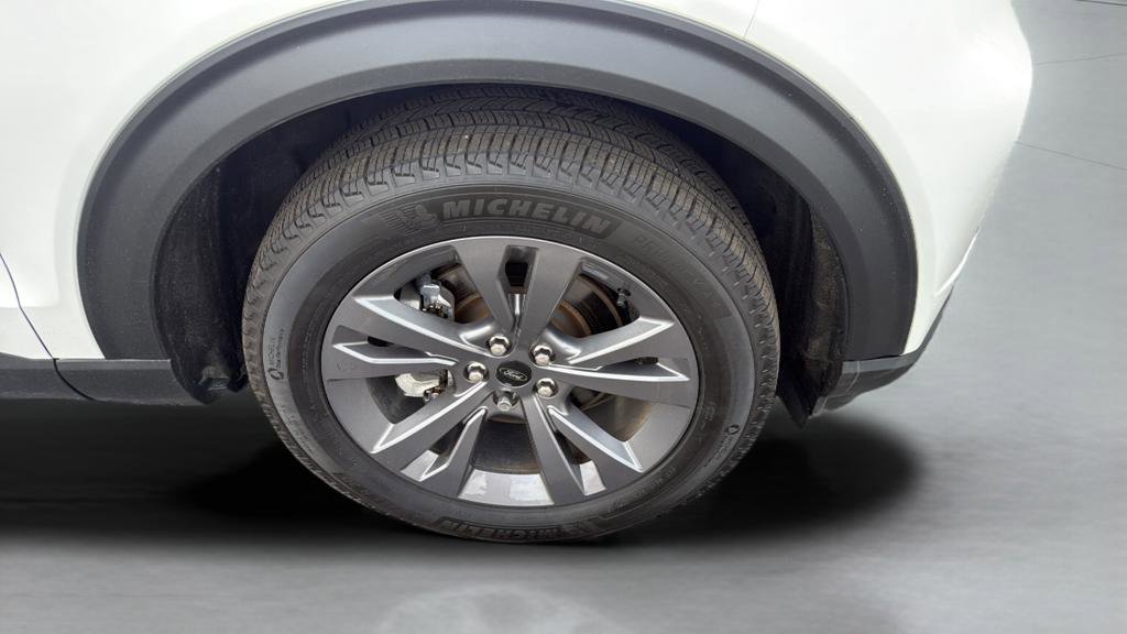 Certified 2023 Ford Explorer XLT w/ Equipment Group 202A image 34