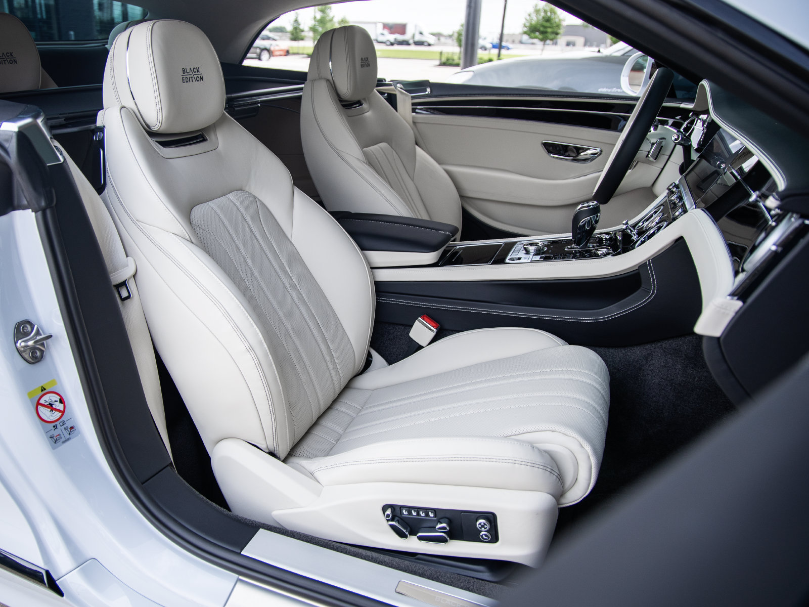 Used 2025 Bentley Continental GTC AWD/4WD image 47