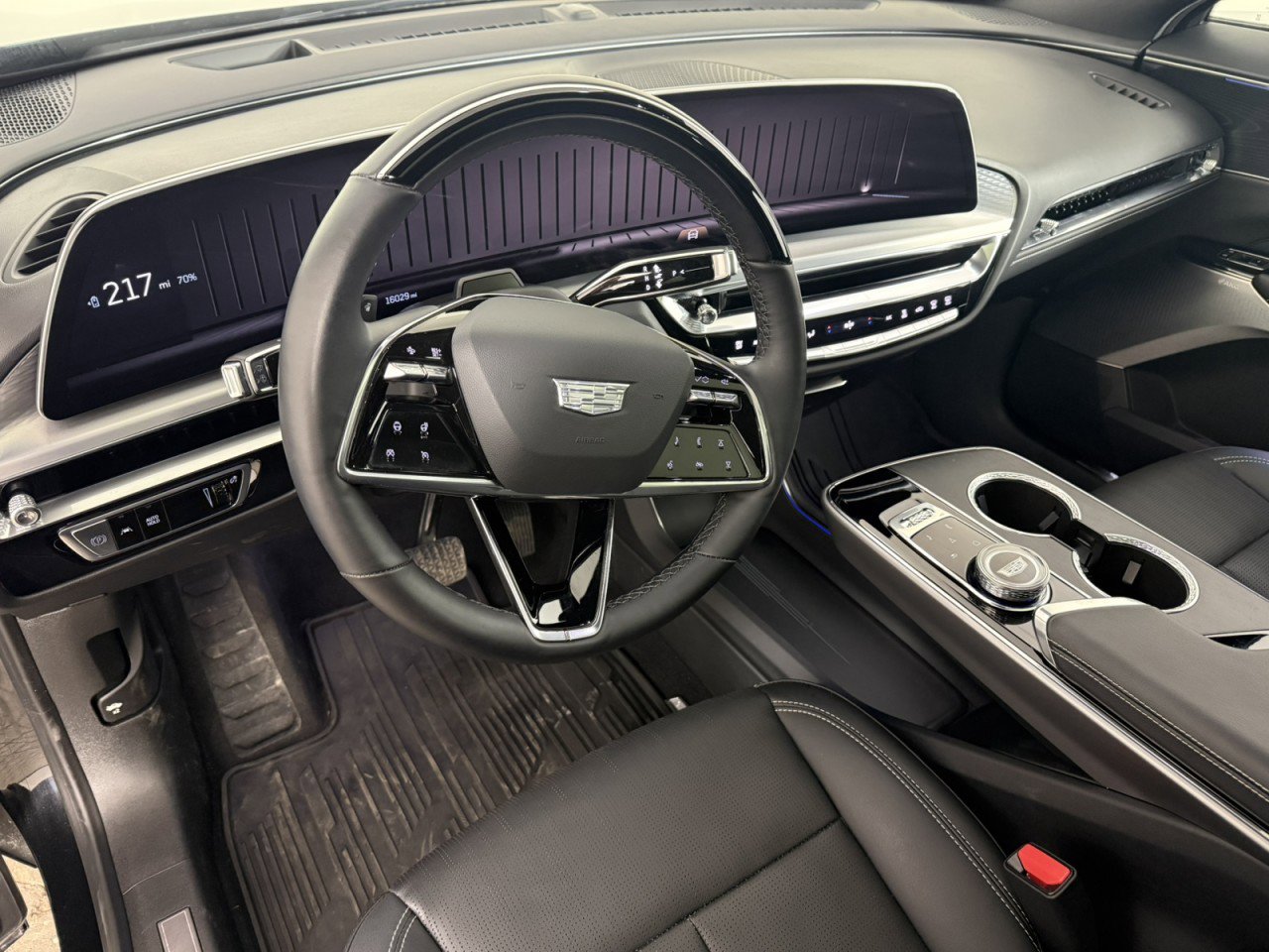 Used 2024 Cadillac Lyriq Sport image 17