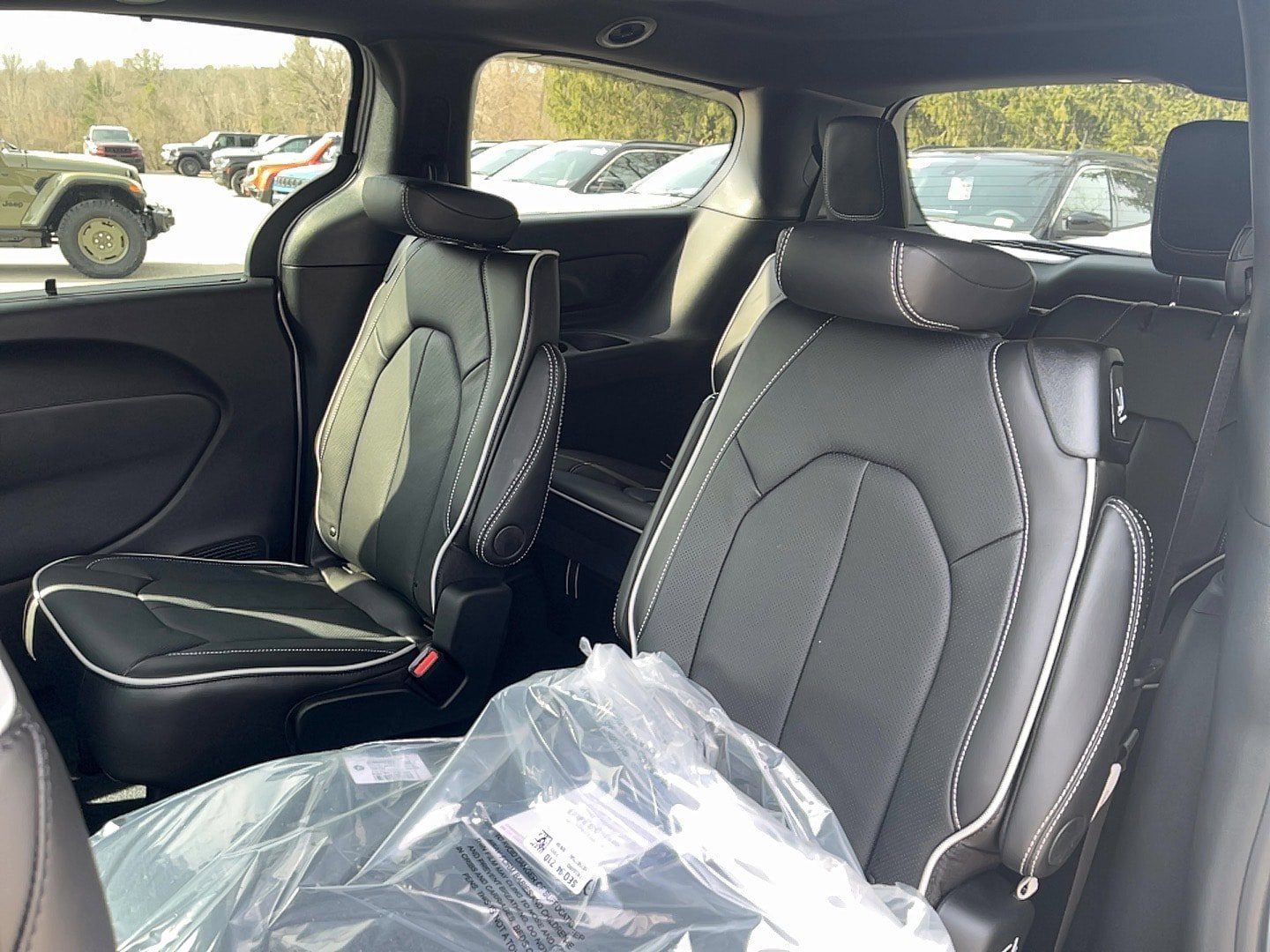 New 2026 Chrysler Pacifica Limited image 9