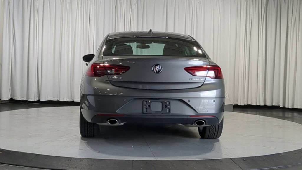 Used 2018 Buick Regal Preferred w/ Sights and Sounds Package FWD image 9