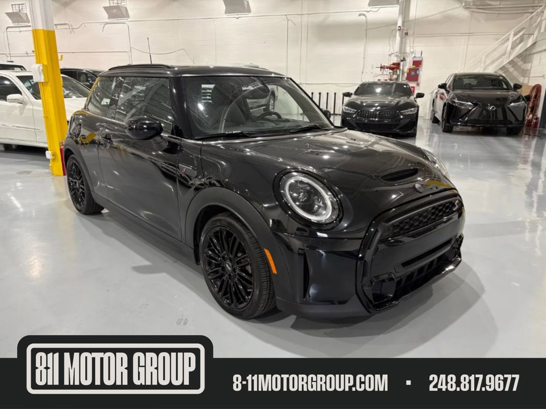 Used 2023 MINI Cooper S image 1