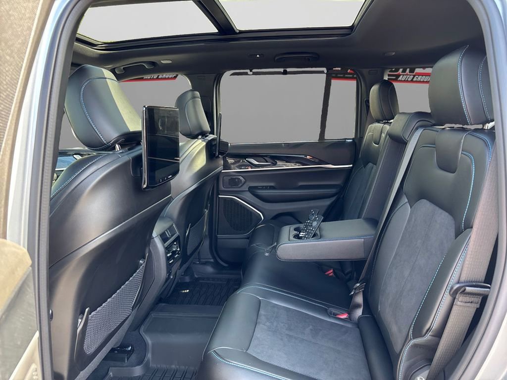 Used 2024 Jeep Grand Cherokee Trailhawk w/ Advanced Protech Group II image 10