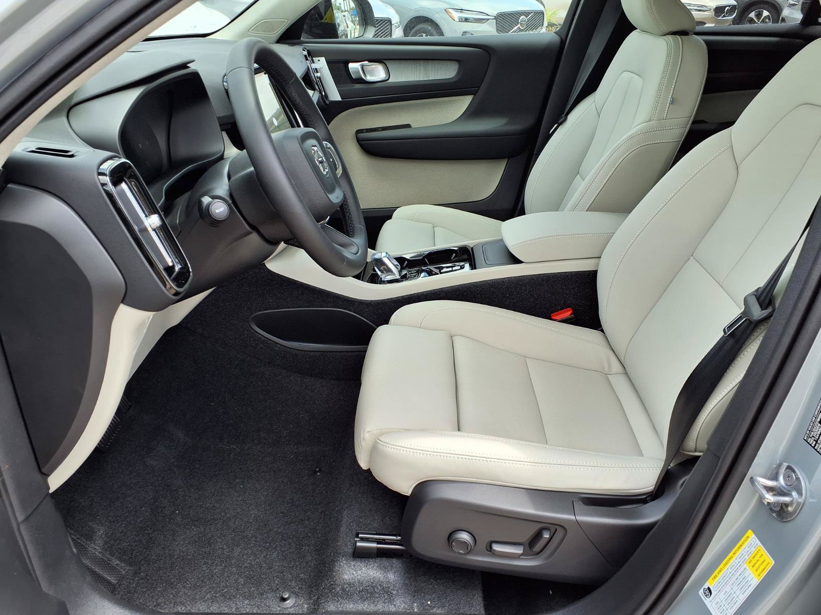 New 2026 Volvo XC40 B5 Plus w/ Protection Package Premier AWD/4WD image 13