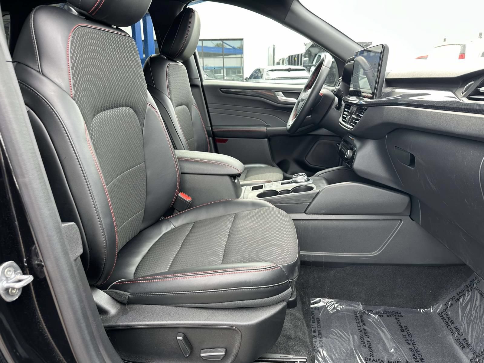 Used 2024 Ford Escape ST-Line Select w/ Tech Pack #2 AWD/4WD image 29