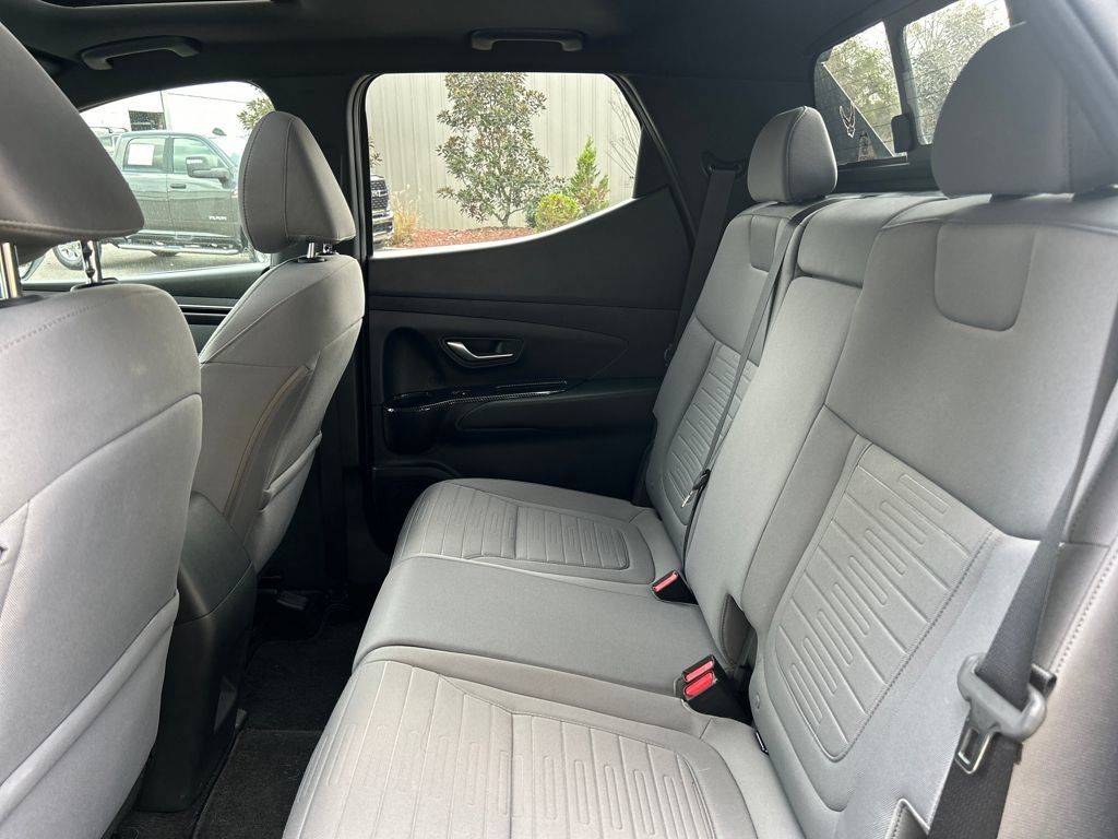 Used 2022 Hyundai Santa Cruz SEL Premium image 13