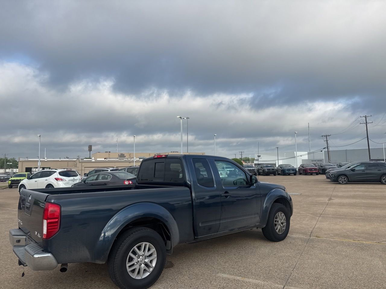 Used 2016 Nissan Frontier SV image 25